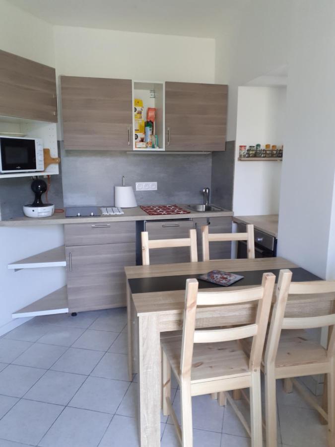 Studio En Plein Centre Ville - 2 A 4 Personnes 탕스 외부 사진