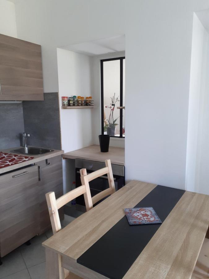 Studio En Plein Centre Ville - 2 A 4 Personnes 탕스 외부 사진